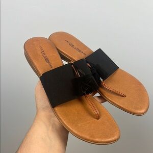 Andre Assous made in Spain women’s slide thong sandals size 9